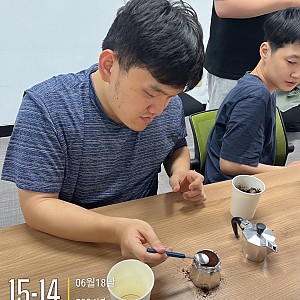 주간보호시설 커피만들기 진행