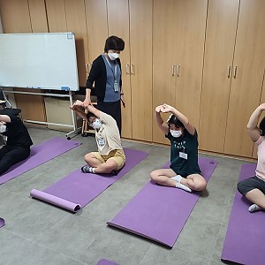 주간보호-요가활동