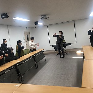 주간보호시설 1월 노래교실 진행