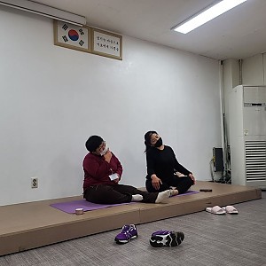 주간보호-요가활동