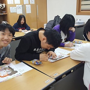 청소년방과후학교(예술활동-탈반쪽그림그리기)