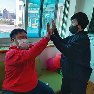 주말보호-그림책읽기 및 율동배우기