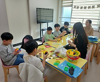 아동방과후학교 미술활동 프로그램 진행