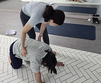 보호작업훈련실 요가활동