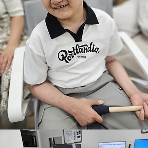 **신나게 두드려라 마음이 통한다**
